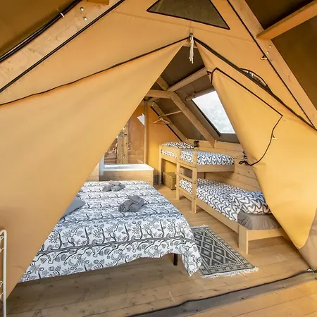 Glamping Debbiare *