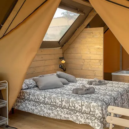 Luxury tent Glamping Debbiare
