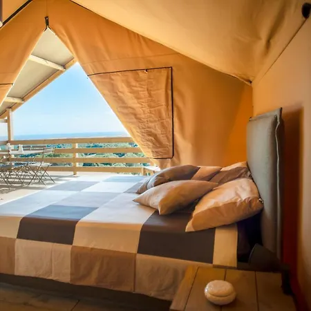 Glamping Debbiare Рипарбелла